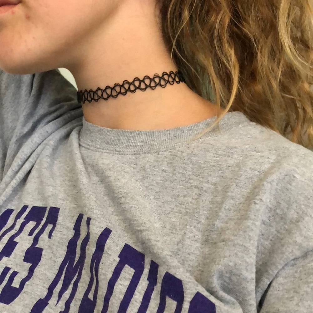 Black stretch wire choker